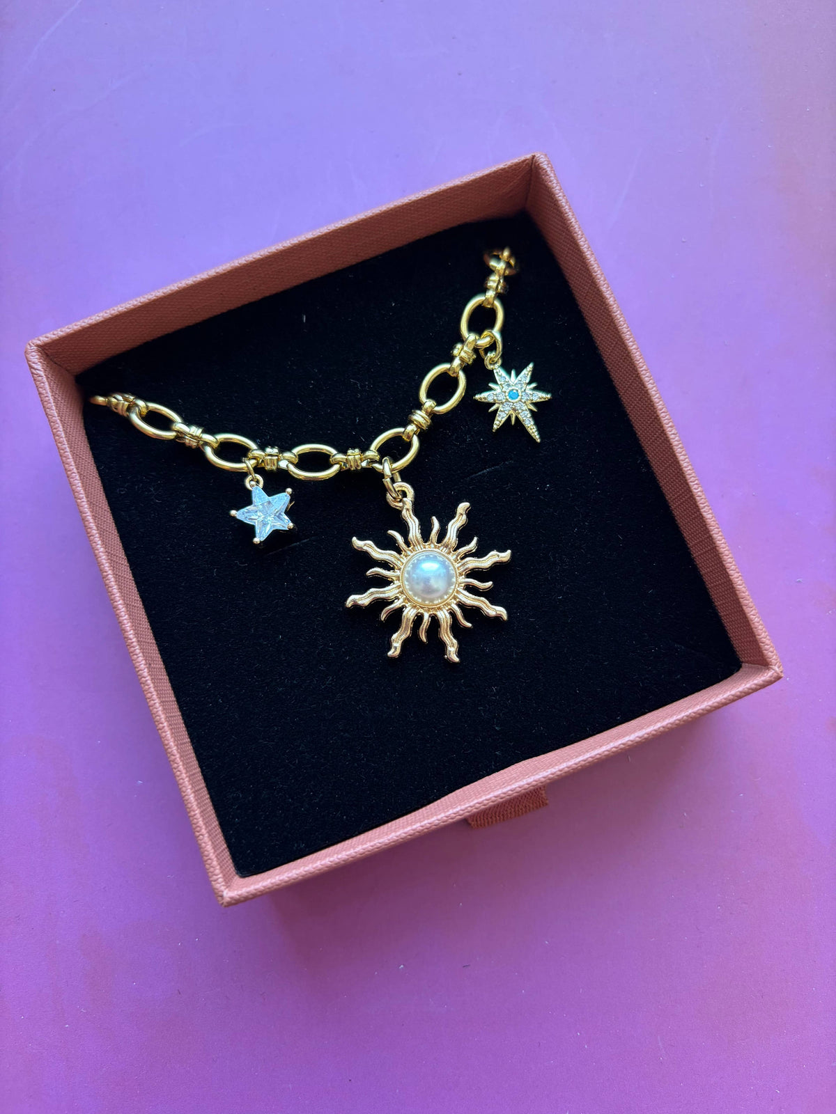 Pearly stars chunky charm necklace