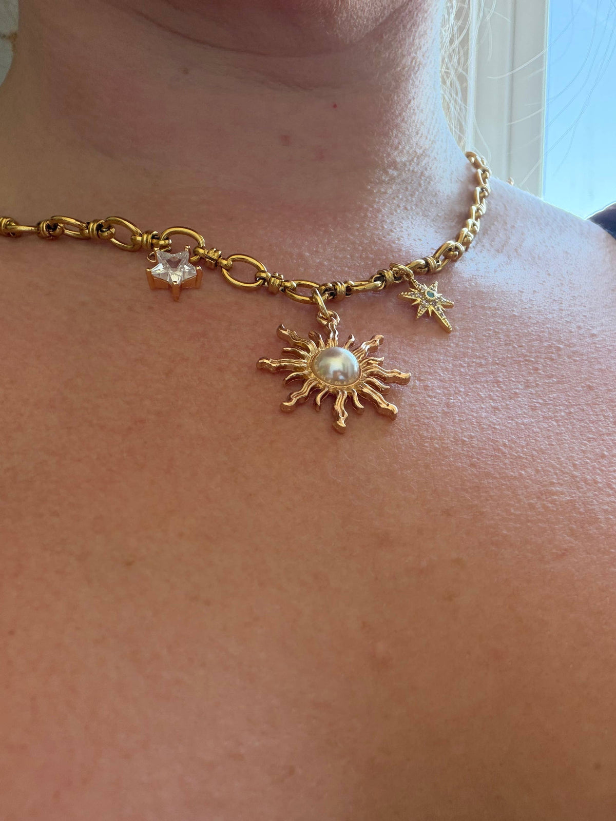 Pearly stars chunky charm necklace