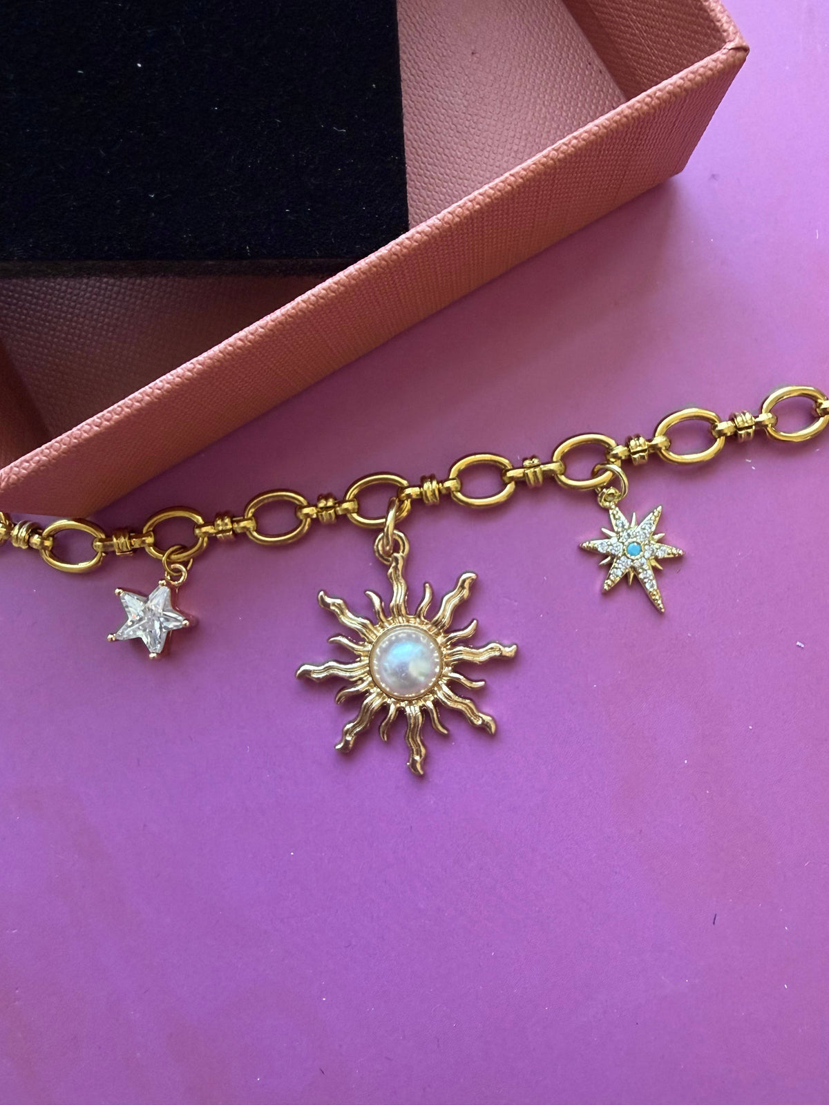 Pearly stars chunky charm necklace