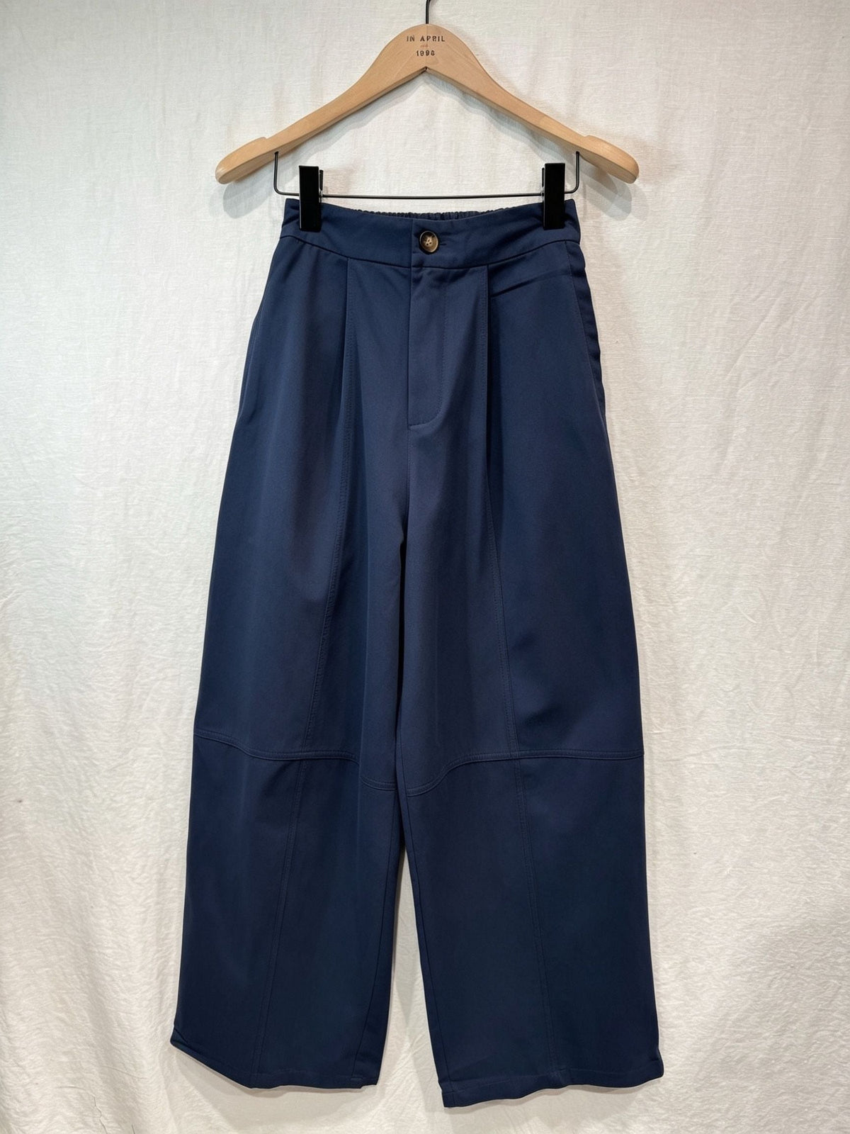 Wide cotton trouser in Navy