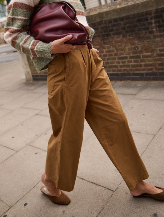 Wide trouser in camel